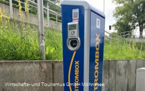E - Auto Ladesäule an der Staumauer