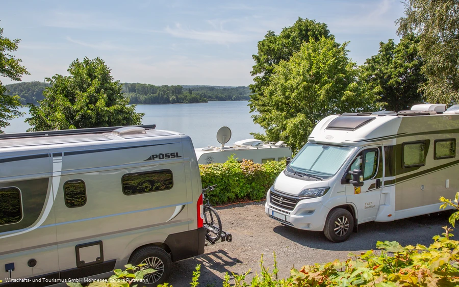 Wohnmobilstellplatz Delecke Nord Sommer 03