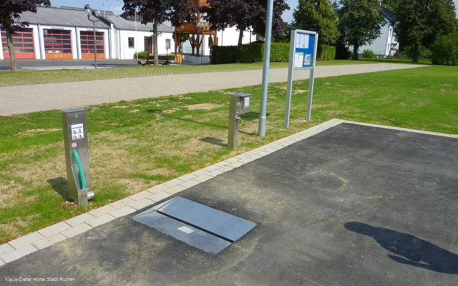 WohnmobilstellplatzP1080565  .JPG