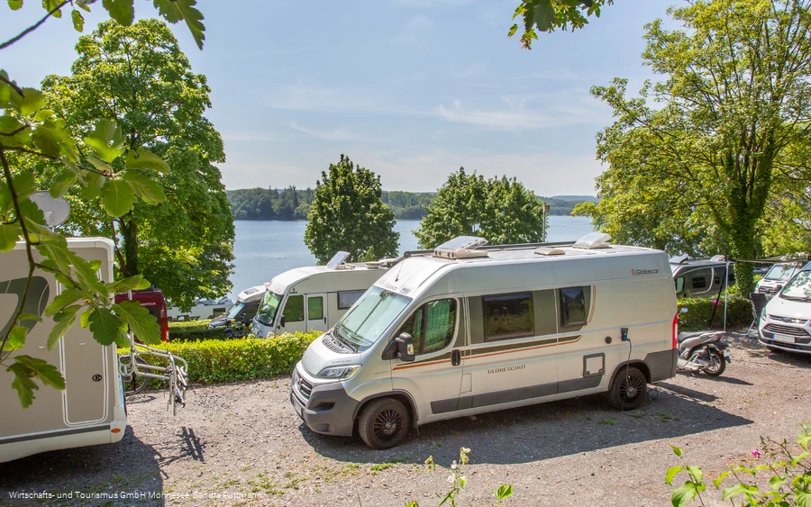 Wohnmobilstellplatz Delecke Nord Sommer 02