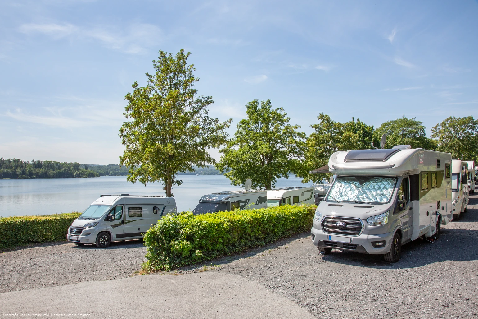 Wohnmobilstellplatz Delecke Nord Sommer 01