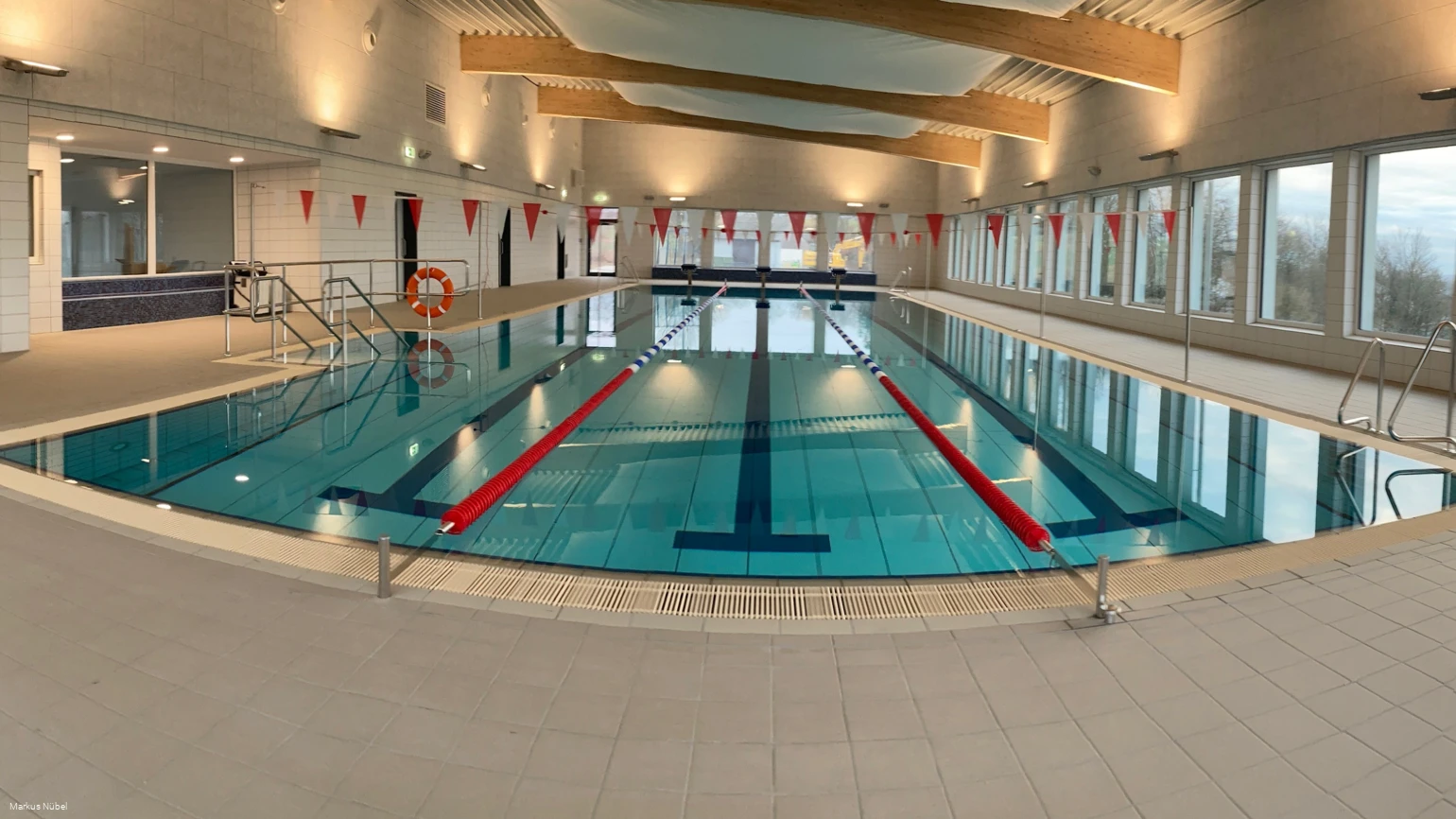 Hallenbad Foto 13